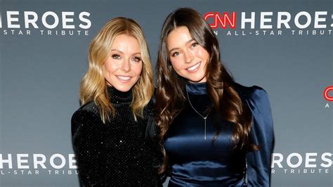 Kelly Ripa Reacts to Daughter Lola Consuelos。